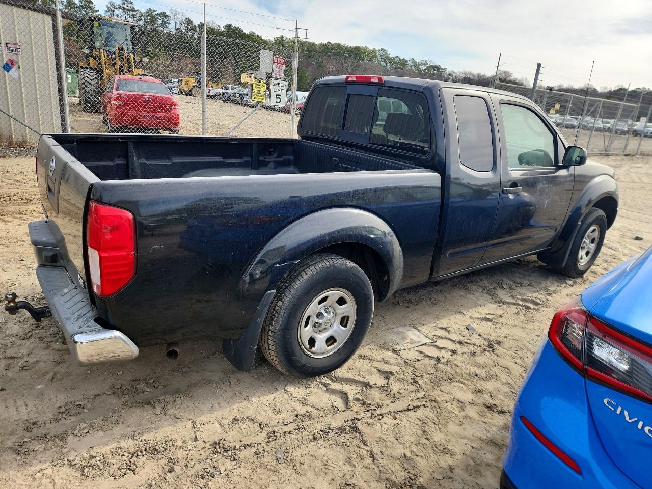 2006 NISSAN FRONTIER XE photo 3