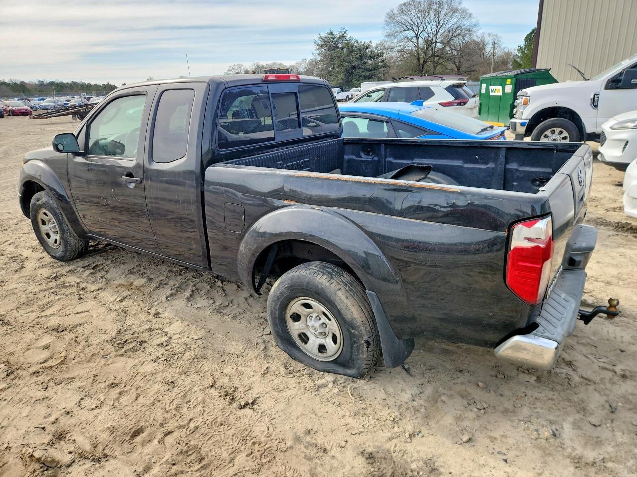 2006 NISSAN FRONTIER XE photo 2
