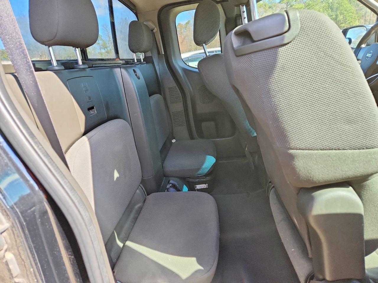 2006 NISSAN FRONTIER XE photo 10