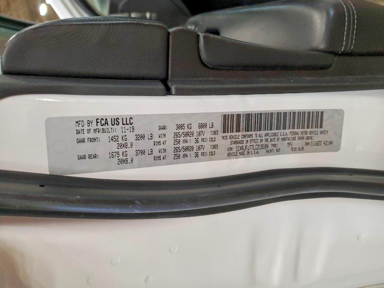 2020 JEEP GRAND CHEROKEE SUMMIT photo 13