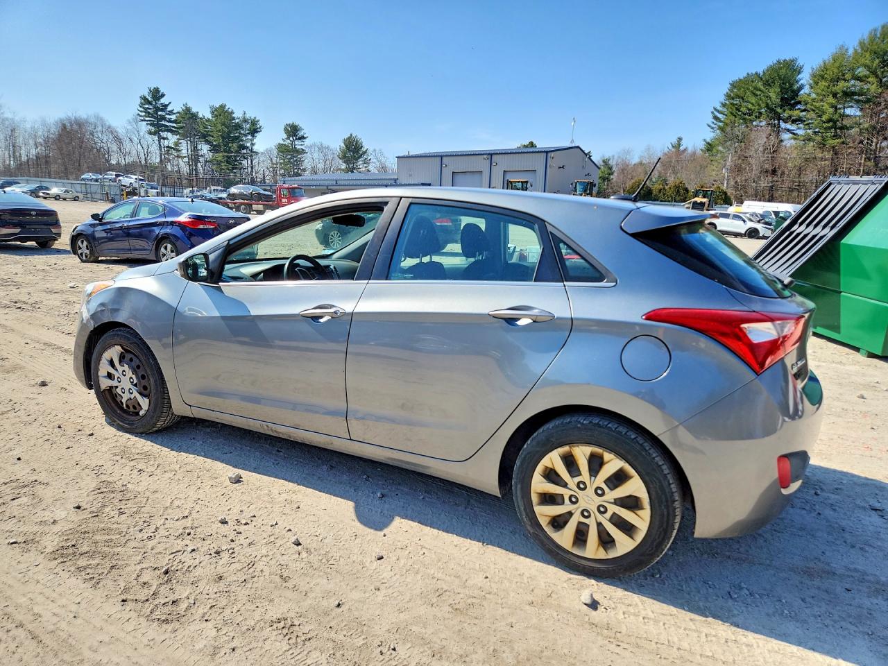 2017 HYUNDAI ELANTRA GT BASE photo 4