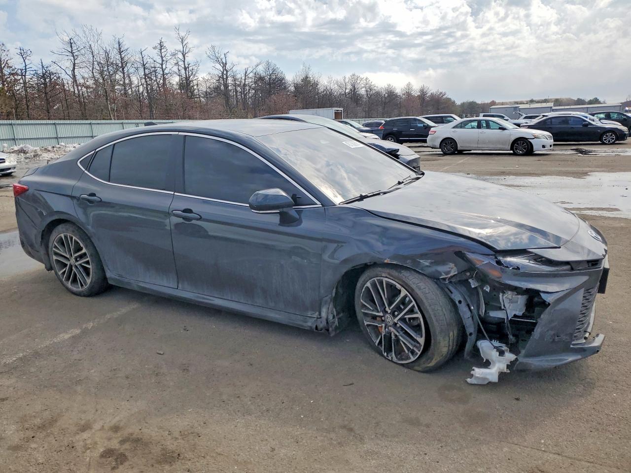 2025 TOYOTA CAMRY XLE photo 7