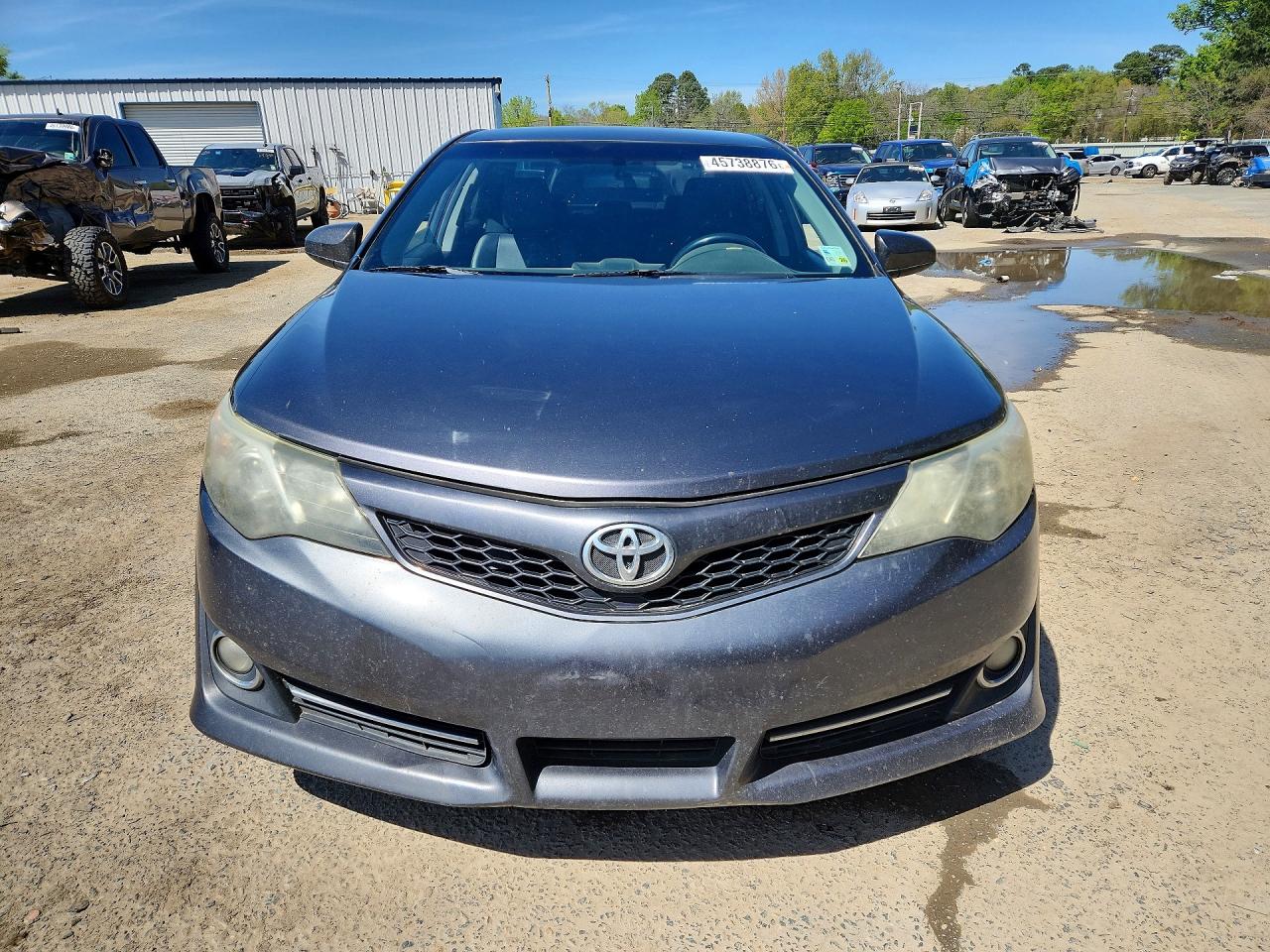 2014 TOYOTA CAMRY SE photo 5