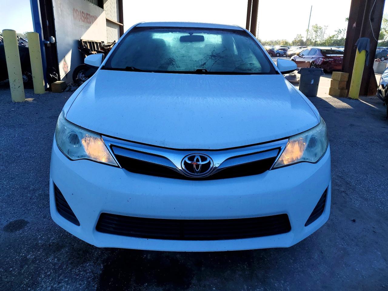 2013 TOYOTA CAMRY LE photo 9