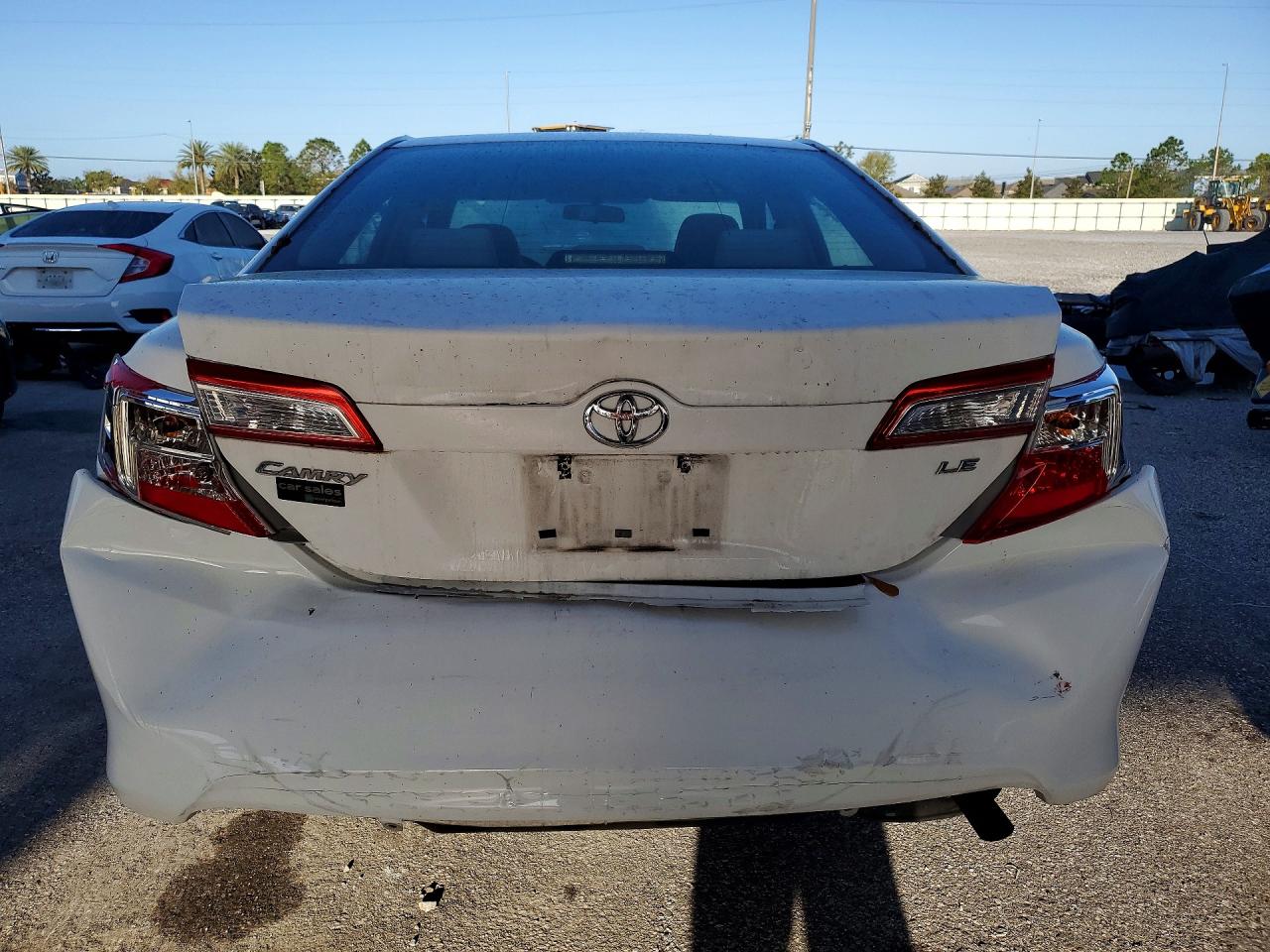 2013 TOYOTA CAMRY LE photo 11
