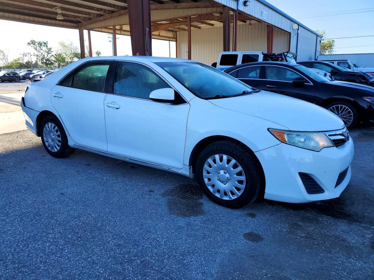2013 TOYOTA CAMRY LE photo 7