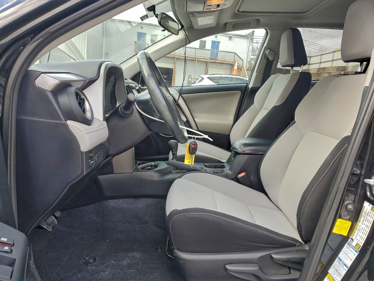 2016 TOYOTA RAV4 XLE photo 13