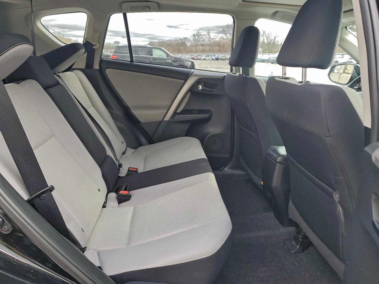 2016 TOYOTA RAV4 XLE photo 21