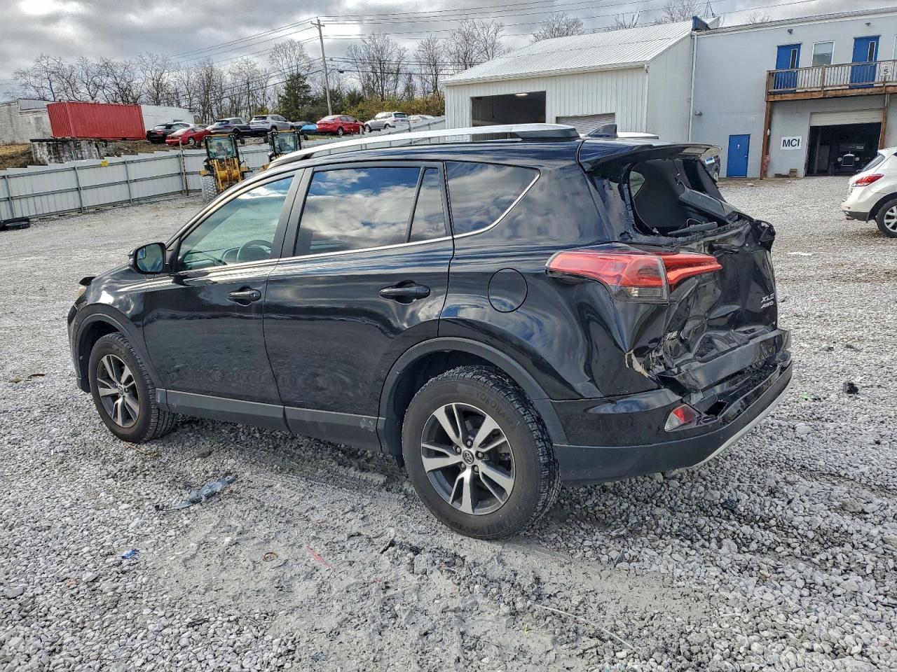 2016 TOYOTA RAV4 XLE photo 3