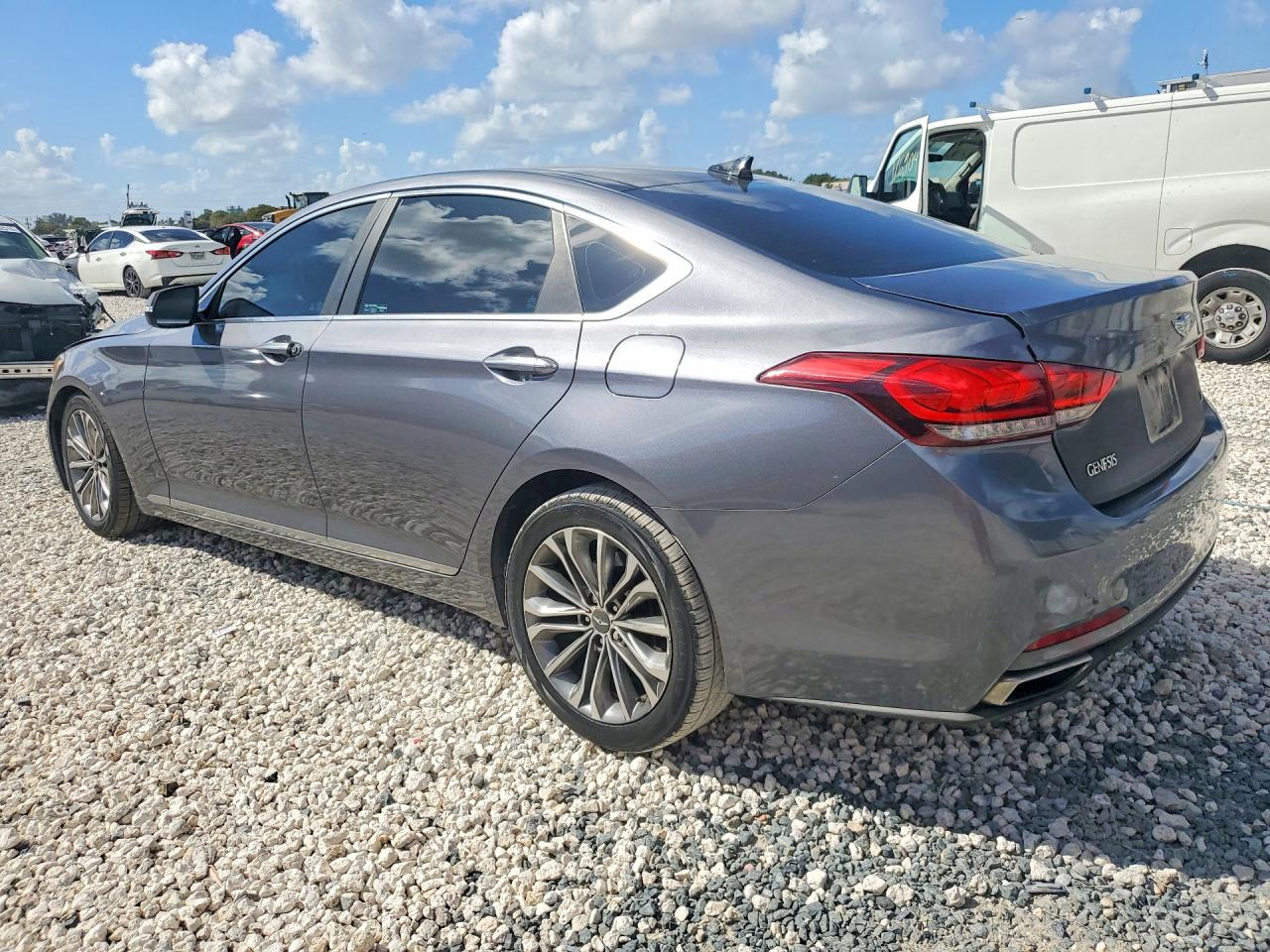 2015 HYUNDAI GENESIS 3.8L photo 3