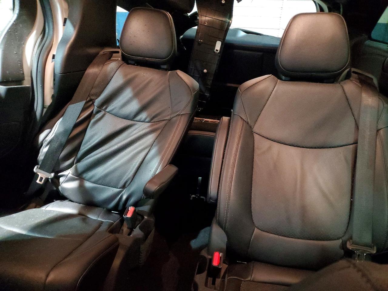 2025 TOYOTA SIENNA PLATINUM 7-PASSENGER photo 21