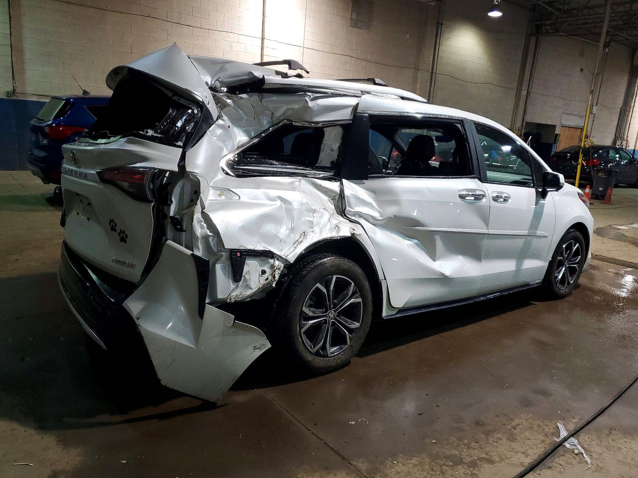 2025 TOYOTA SIENNA PLATINUM 7-PASSENGER photo 5