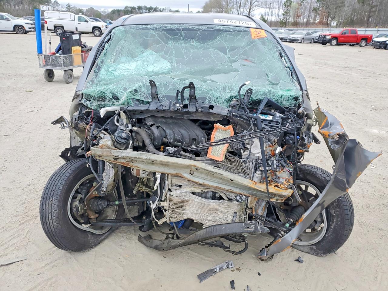 2019 NISSAN VERSA SV photo 13