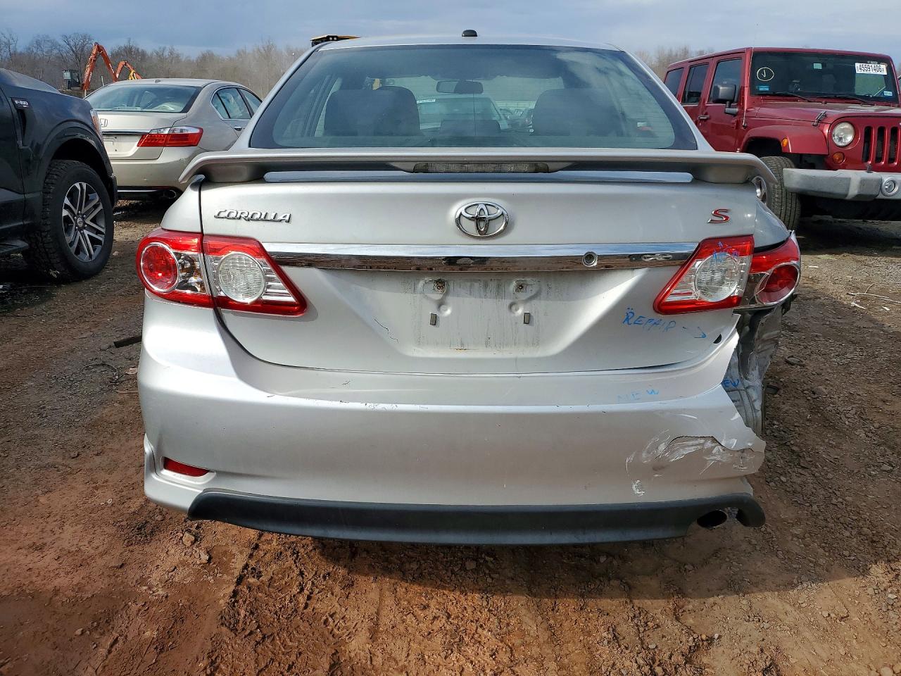 2013 TOYOTA COROLLA S photo 16