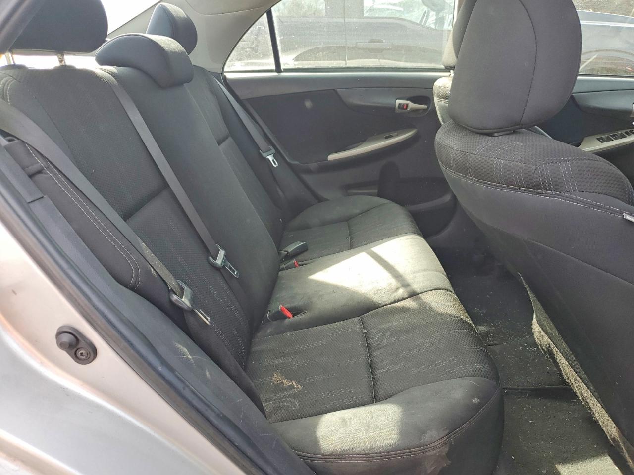 2013 TOYOTA COROLLA S photo 28