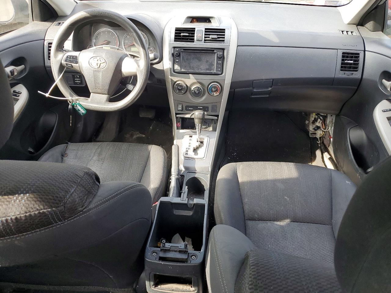 2013 TOYOTA COROLLA S photo 22