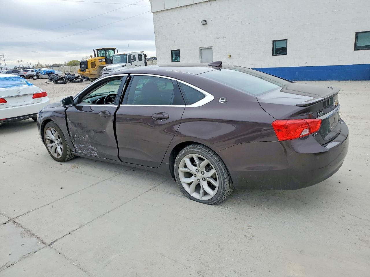 2015 CHEVROLET IMPALA LT photo 2