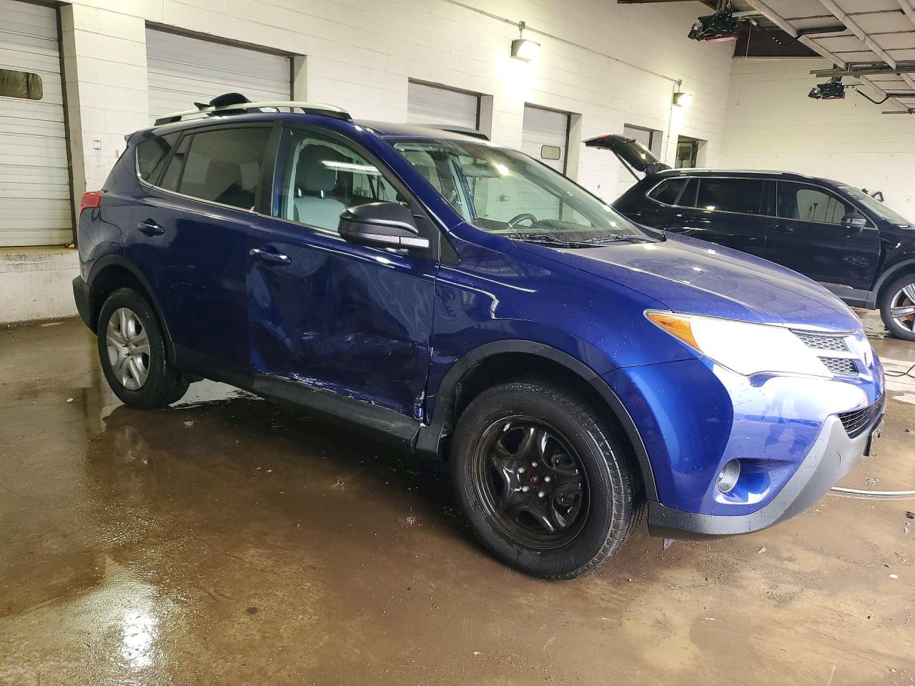2015 TOYOTA RAV4 LE photo 4