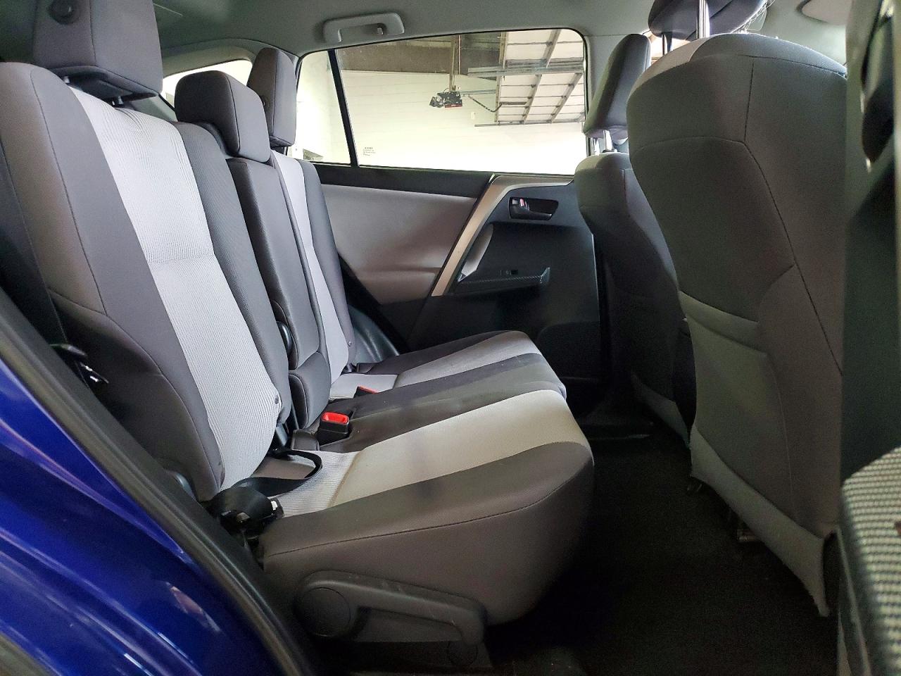 2015 TOYOTA RAV4 LE photo 11