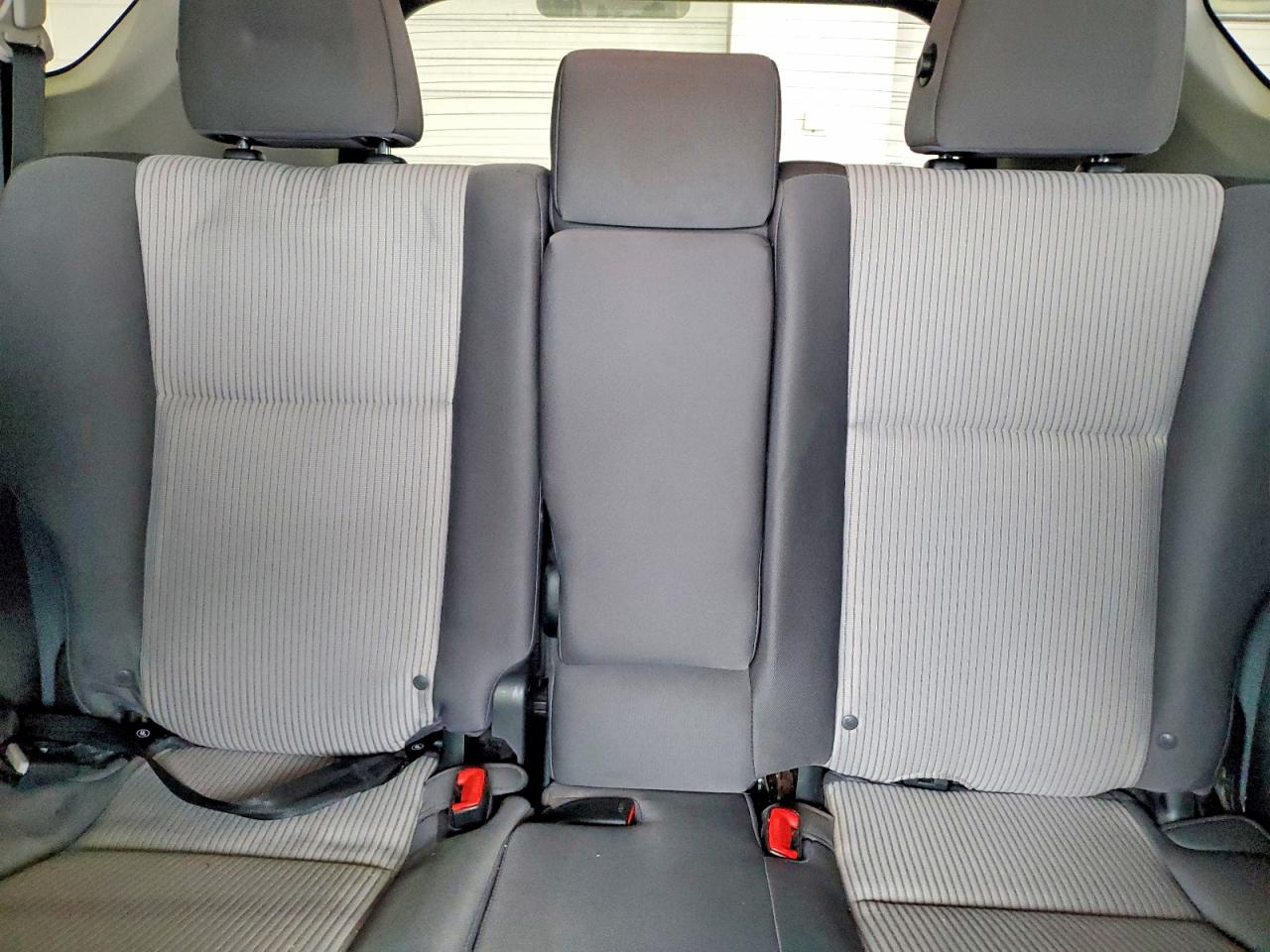 2015 TOYOTA RAV4 LE photo 10