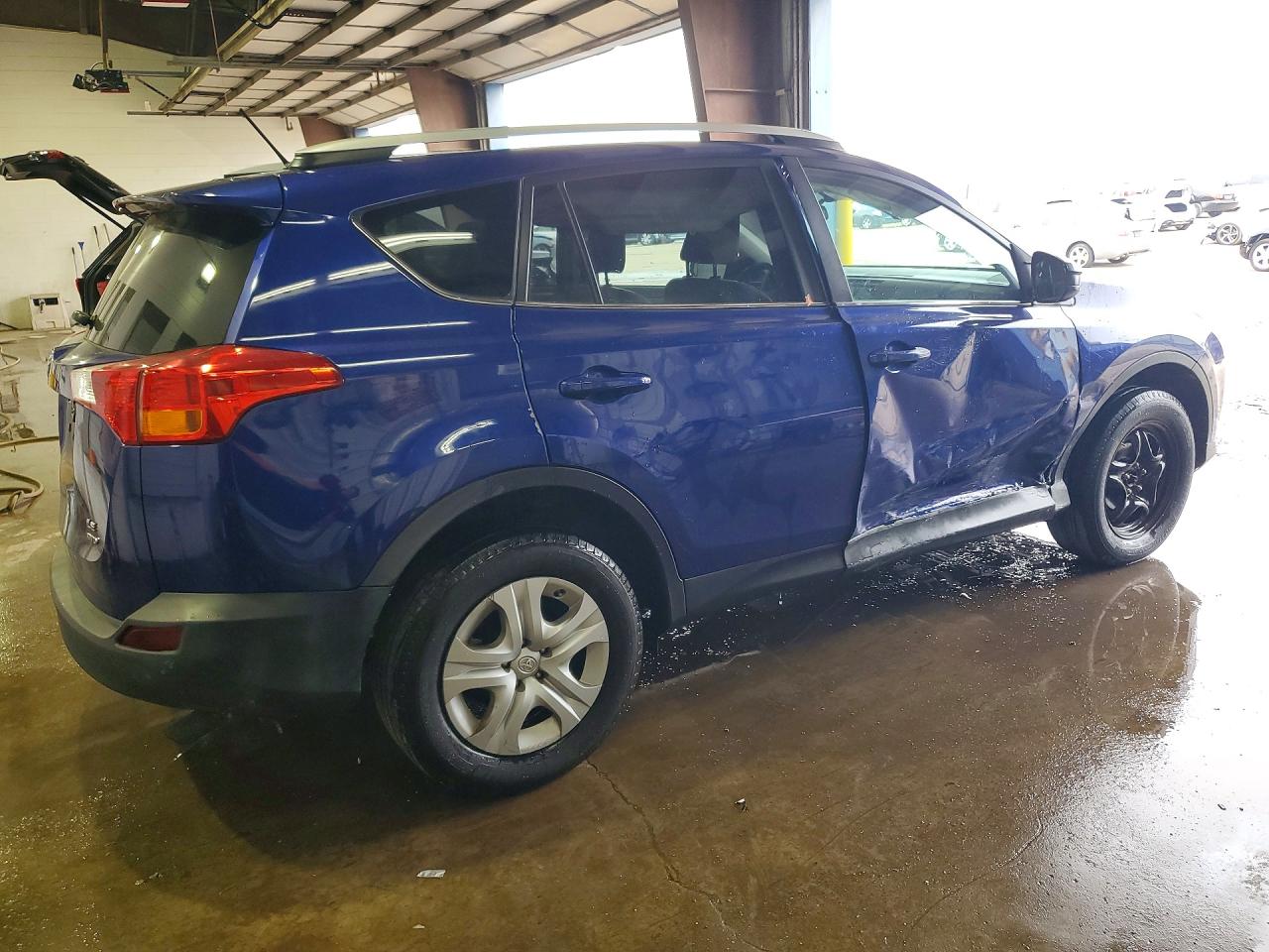 2015 TOYOTA RAV4 LE photo 3