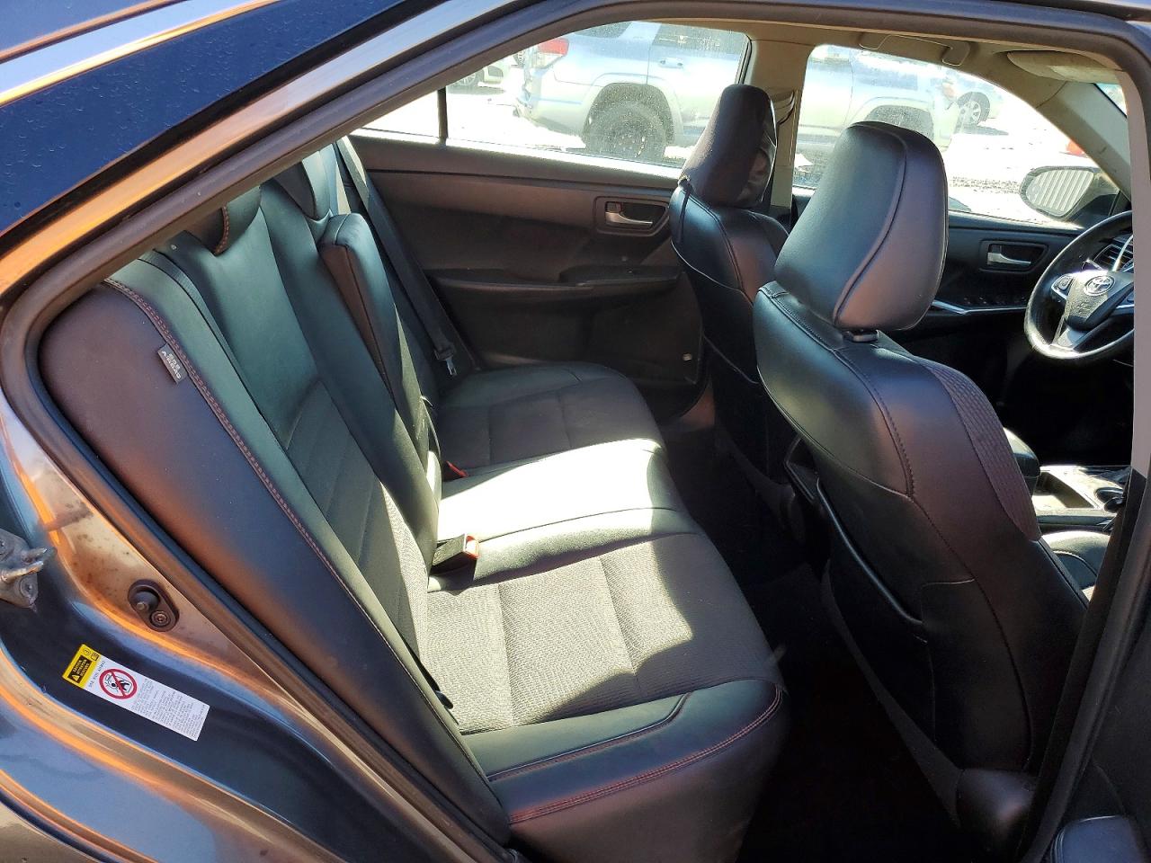 2016 TOYOTA CAMRY SE photo 28