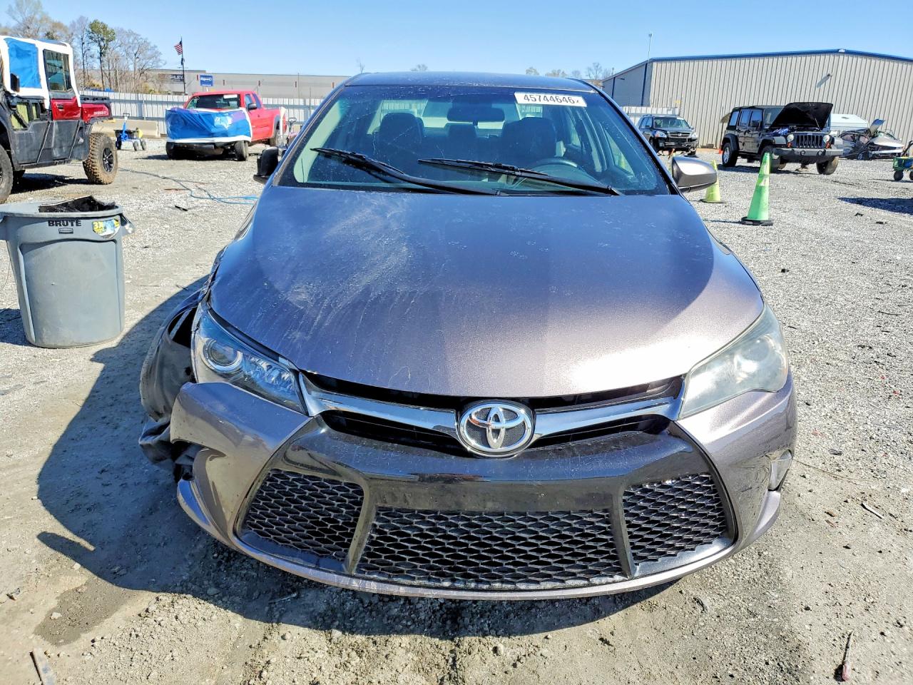 2016 TOYOTA CAMRY SE photo 13