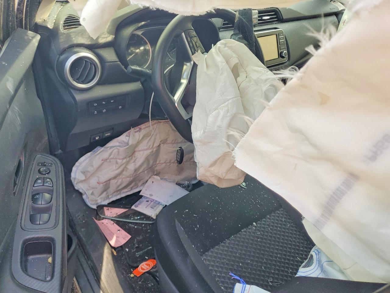 2020 NISSAN VERSA S photo 15
