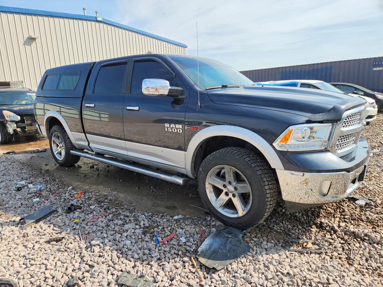 2015 RAM 1500 LARAMIE photo 4