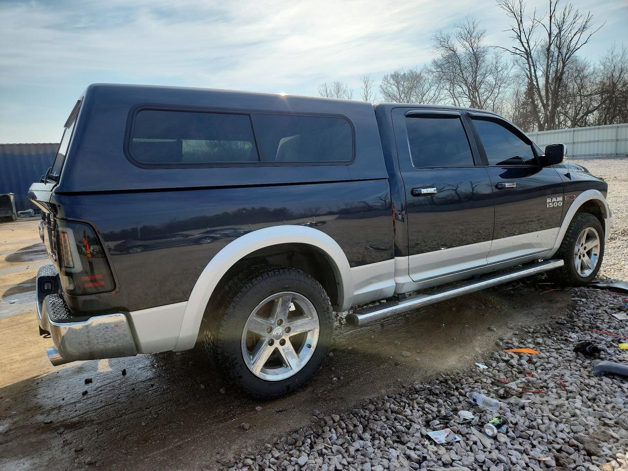 2015 RAM 1500 LARAMIE photo 3