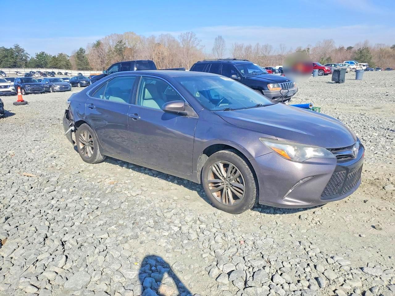 2015 TOYOTA CAMRY SE photo 4