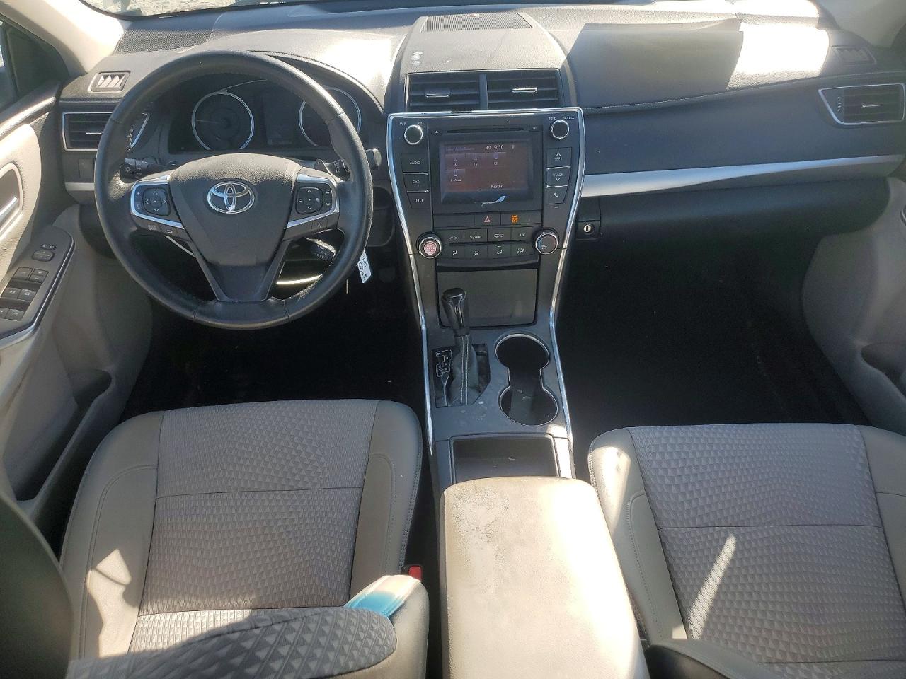 2015 TOYOTA CAMRY SE photo 8