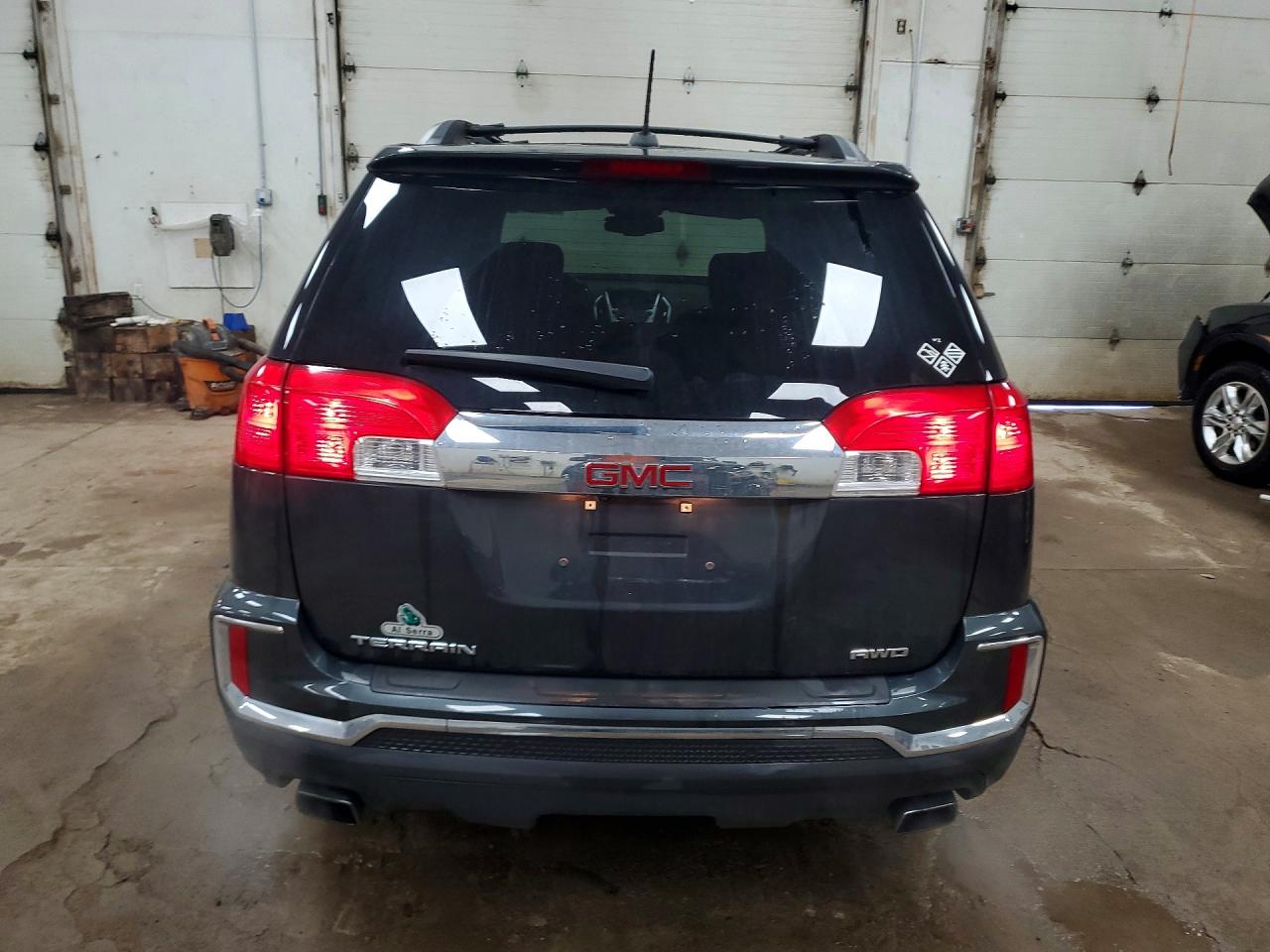 2017 GMC TERRAIN SLE photo 11