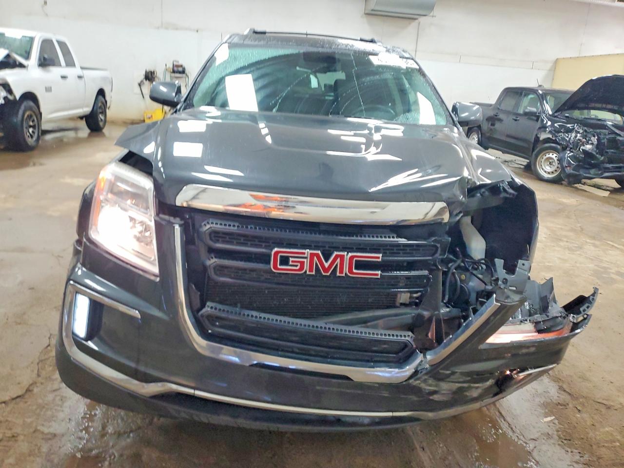 2017 GMC TERRAIN SLE photo 9