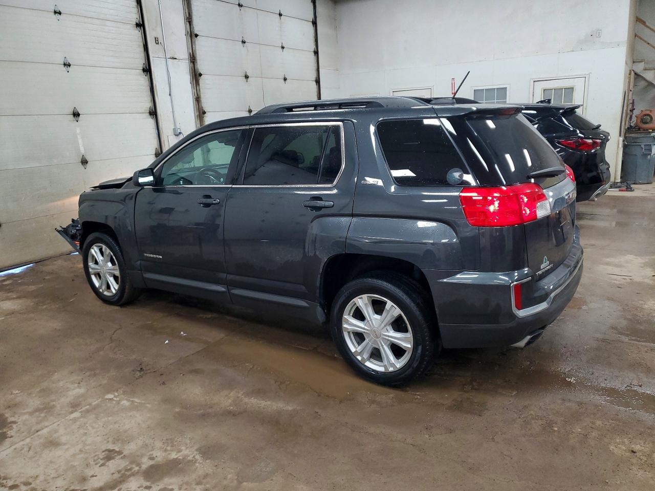2017 GMC TERRAIN SLE photo 3