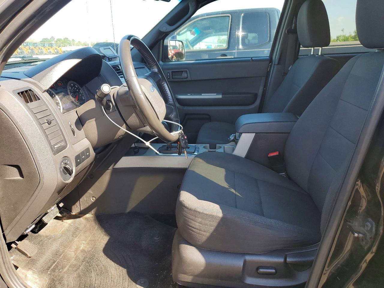2011 FORD ESCAPE XLT photo 7