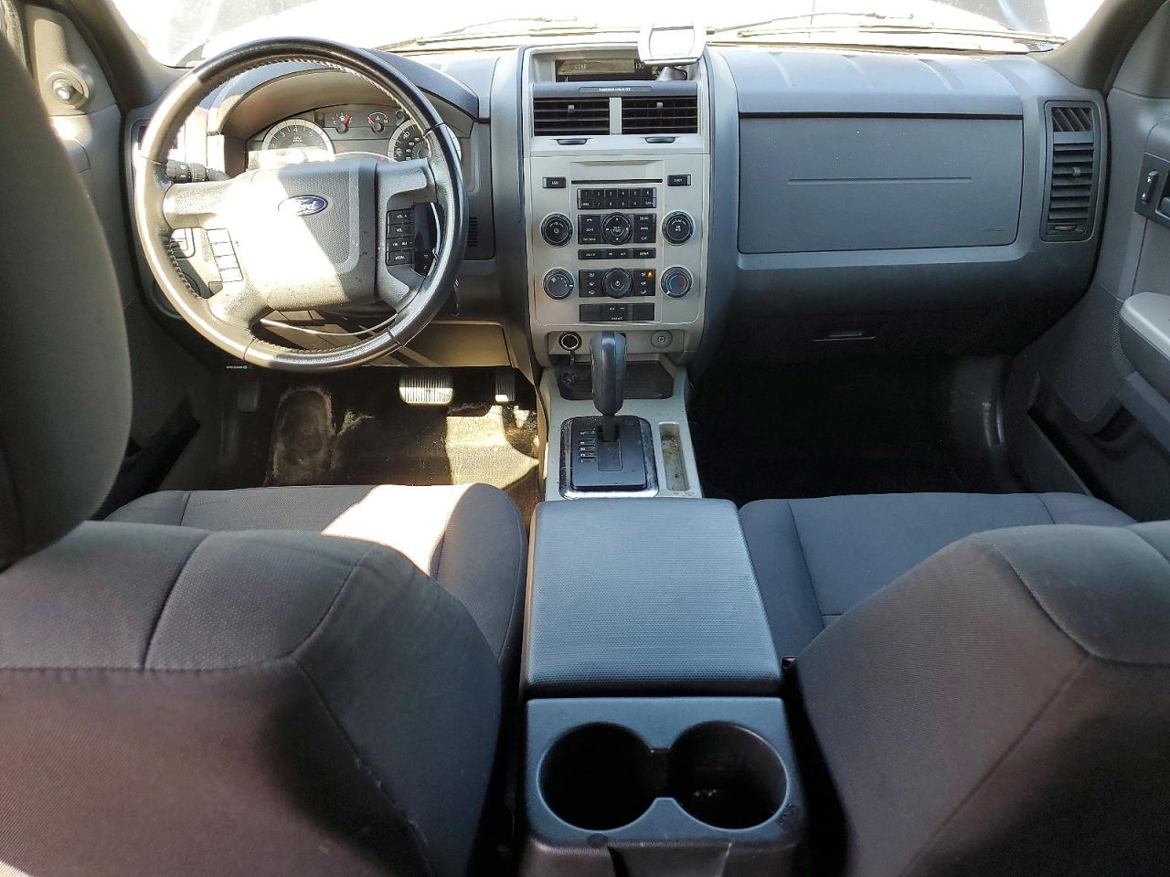 2011 FORD ESCAPE XLT photo 8