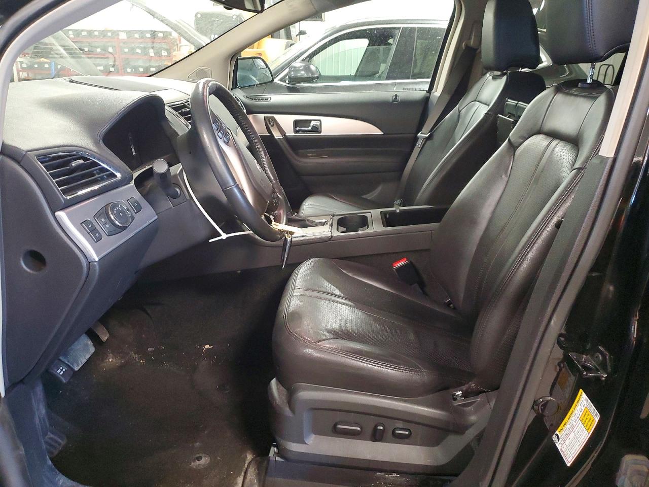 2011 LINCOLN TOWNHOUSE MKX photo 13