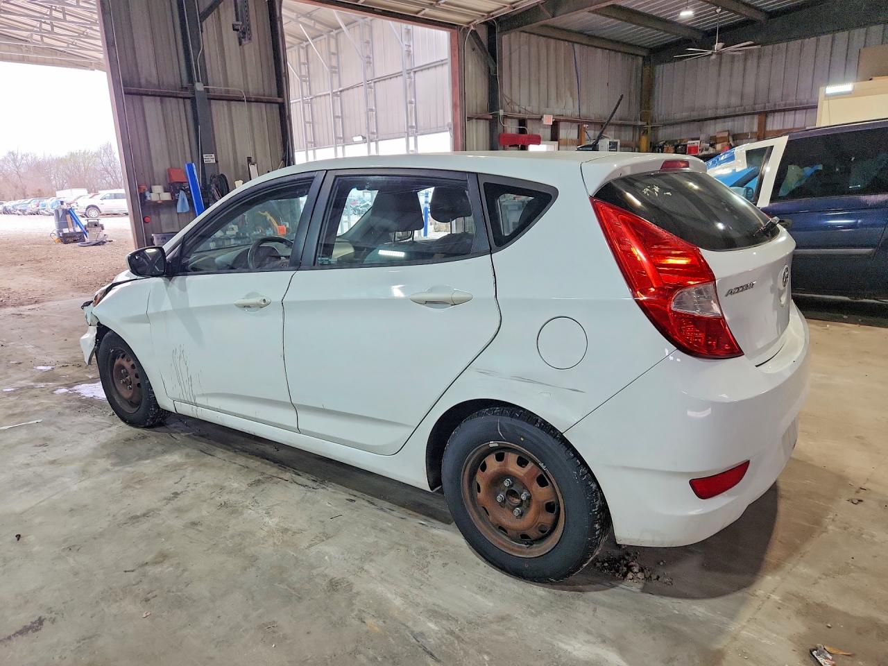 2014 HYUNDAI ACCENT GS photo 3