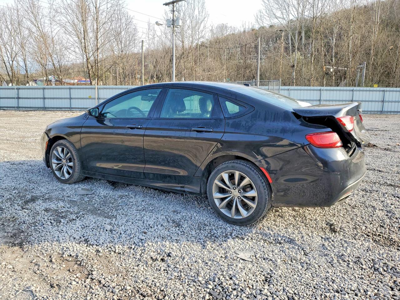 2015 CHRYSLER 200 S photo 3