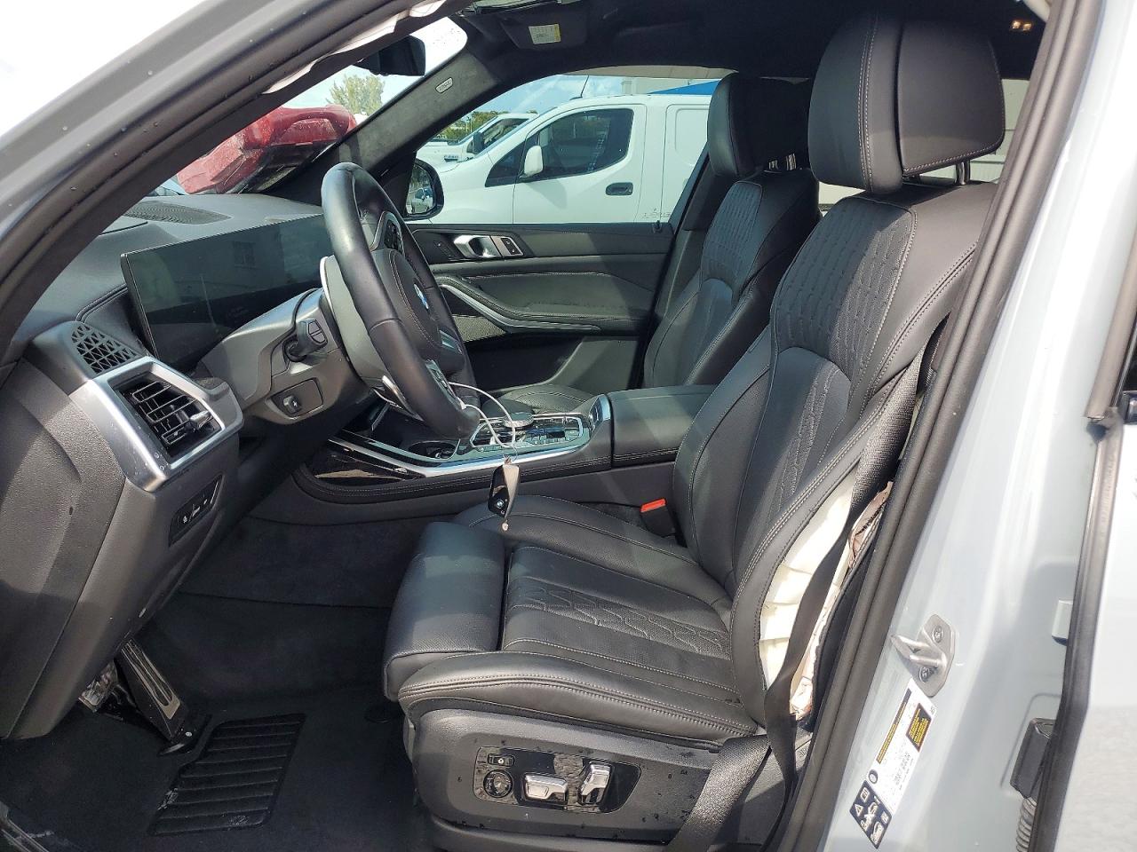 2025 BMW X7 XDRIVE40I photo 13