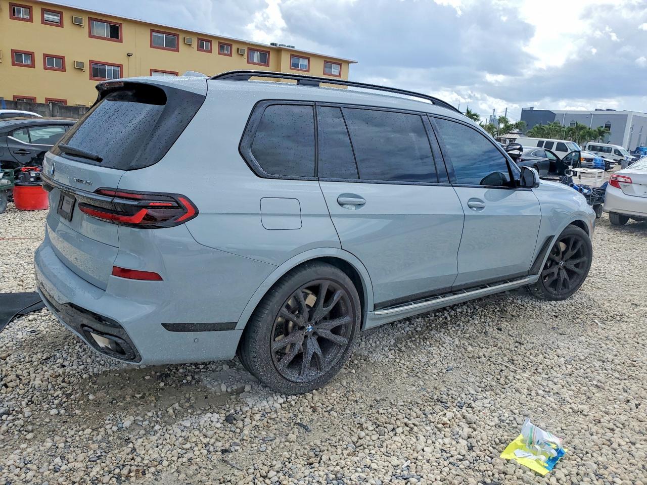 2025 BMW X7 XDRIVE40I photo 5