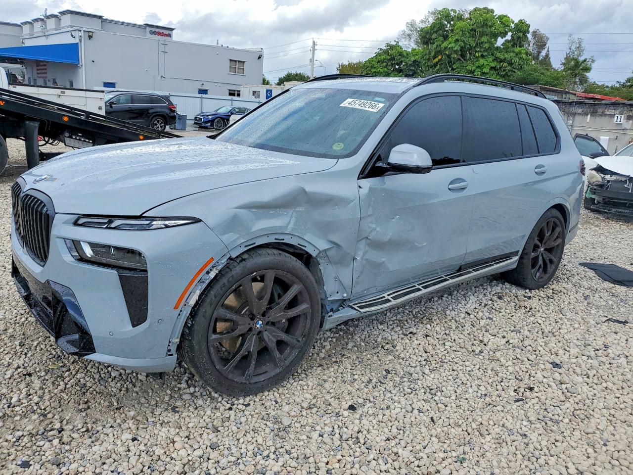 2025 BMW X7