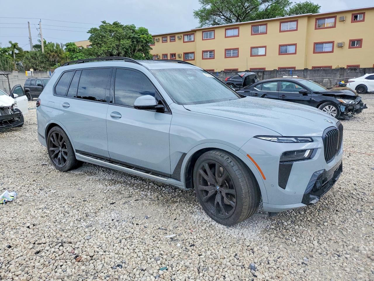 2025 BMW X7 XDRIVE40I photo 7