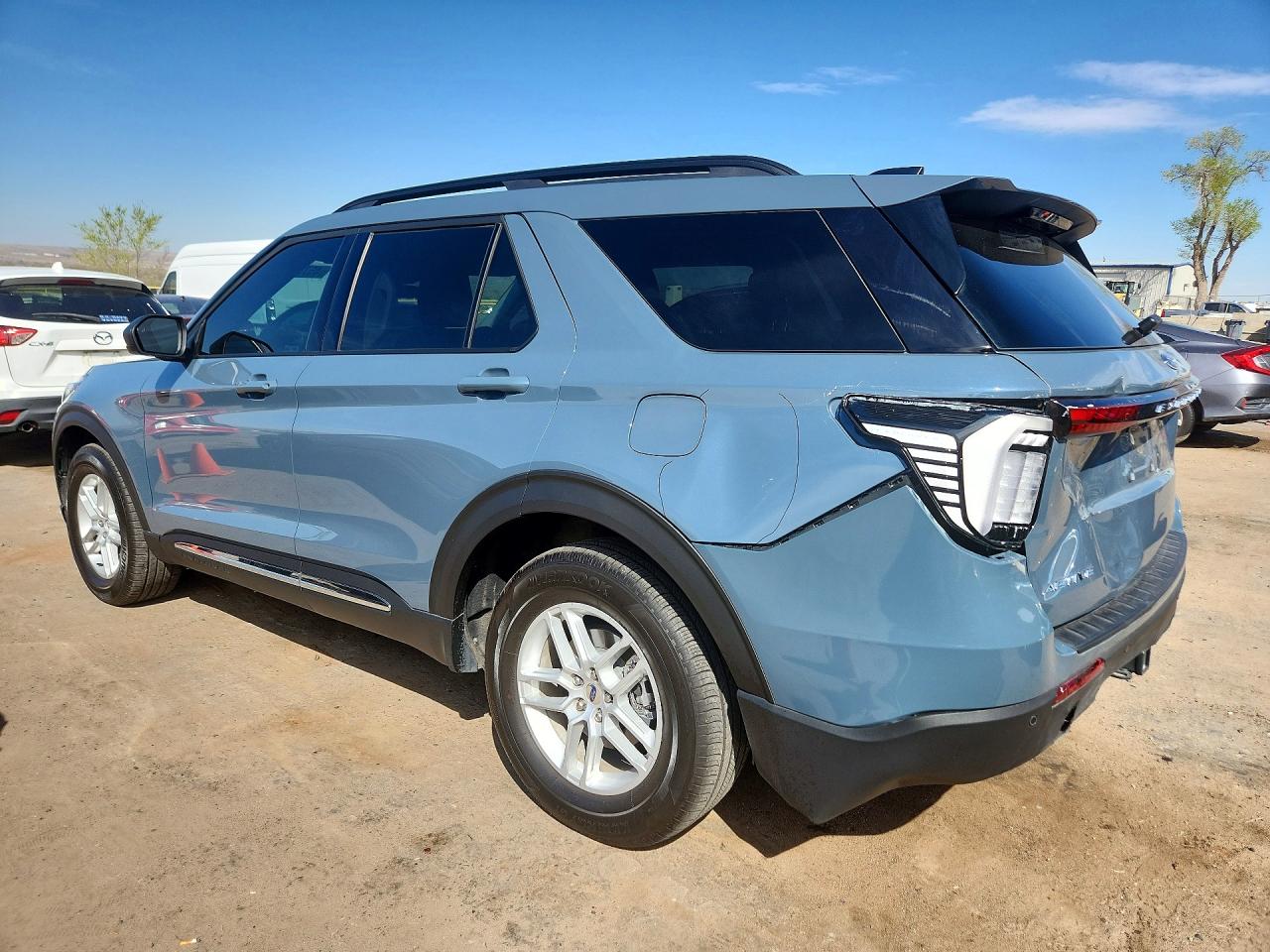 2025 FORD EXPLORER ACTIVE photo 2