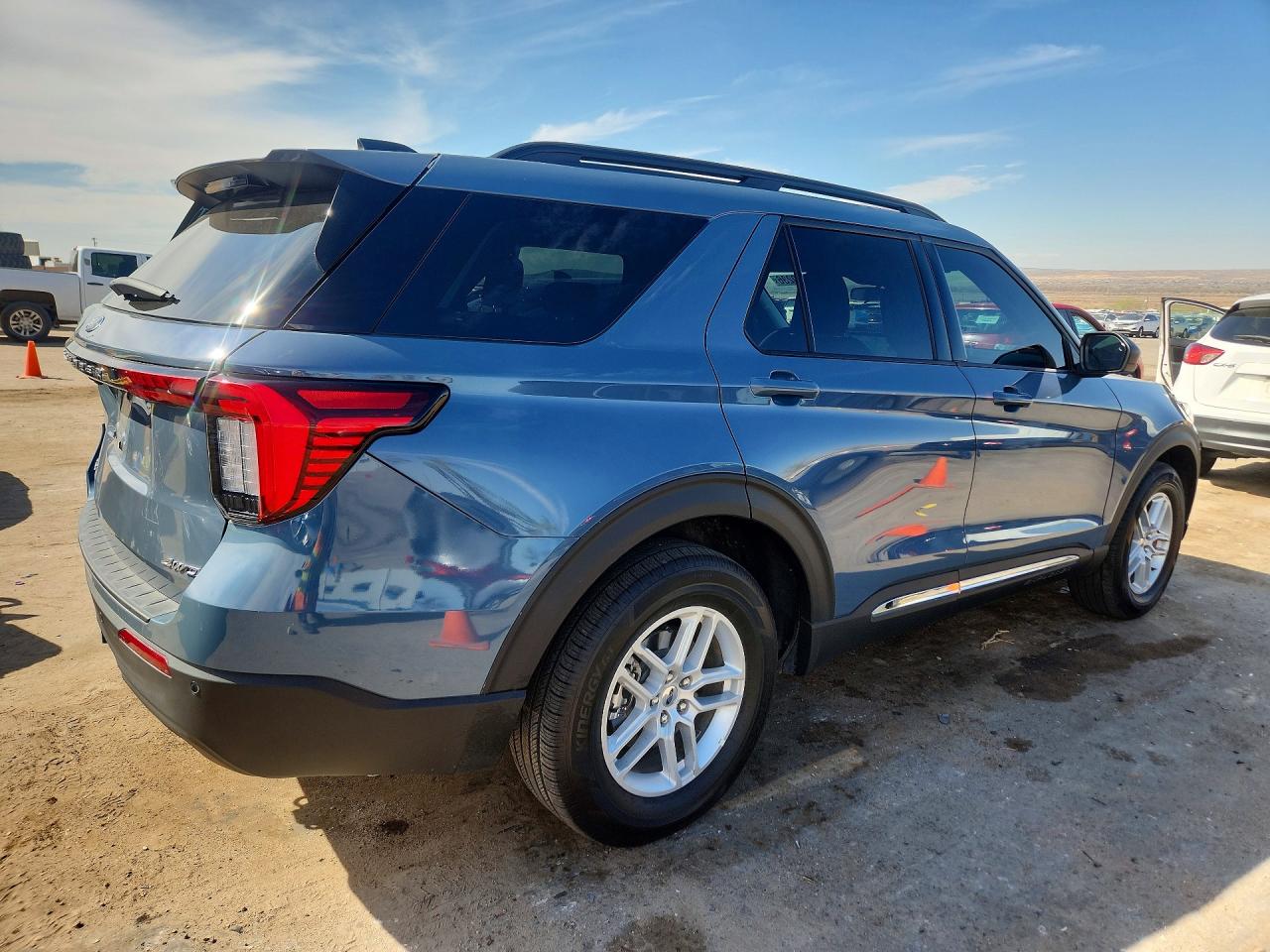 2025 FORD EXPLORER ACTIVE photo 3