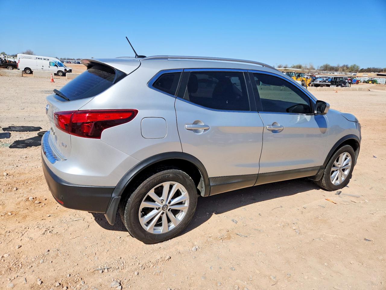 2019 NISSAN ROGUE SPORT SV photo 3