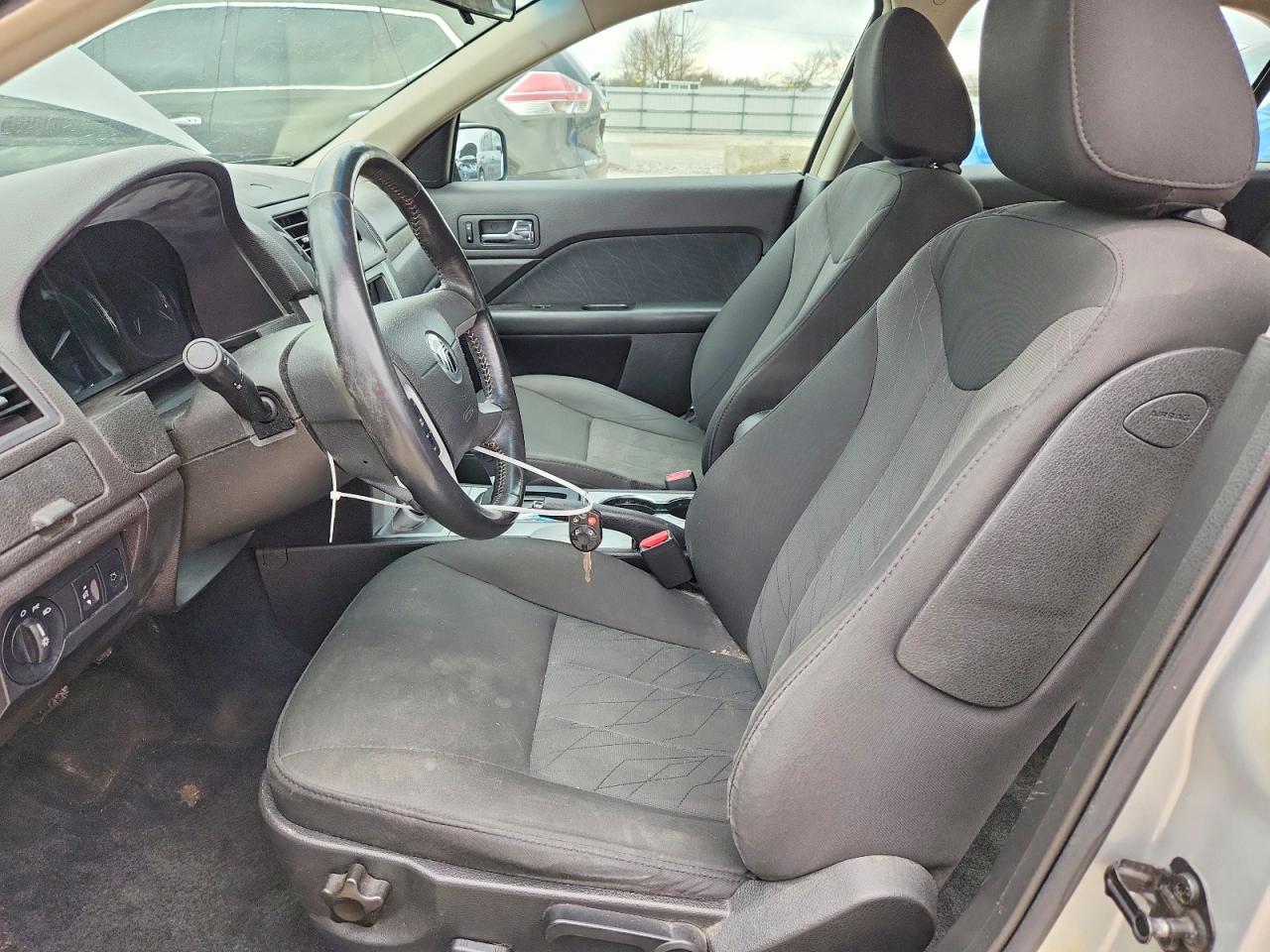 2010 MERCURY MILAN photo 19