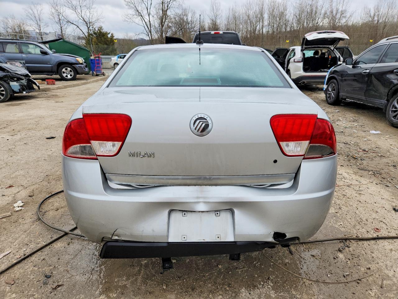 2010 MERCURY MILAN photo 16