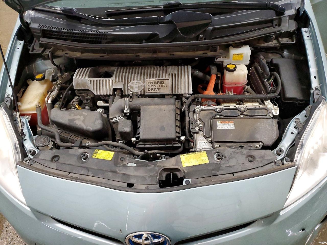 2013 TOYOTA PRIUS TWO photo 12